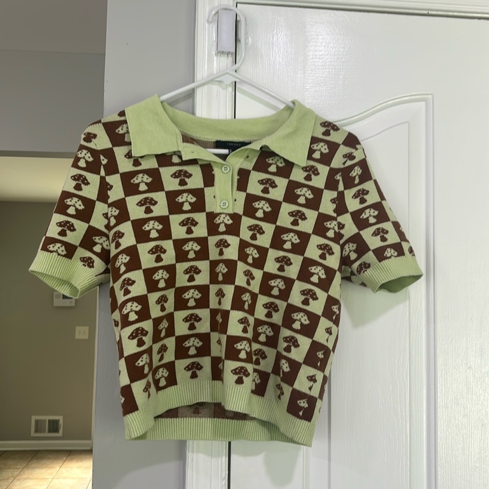 Mushroom print sweater polo mint green and brown